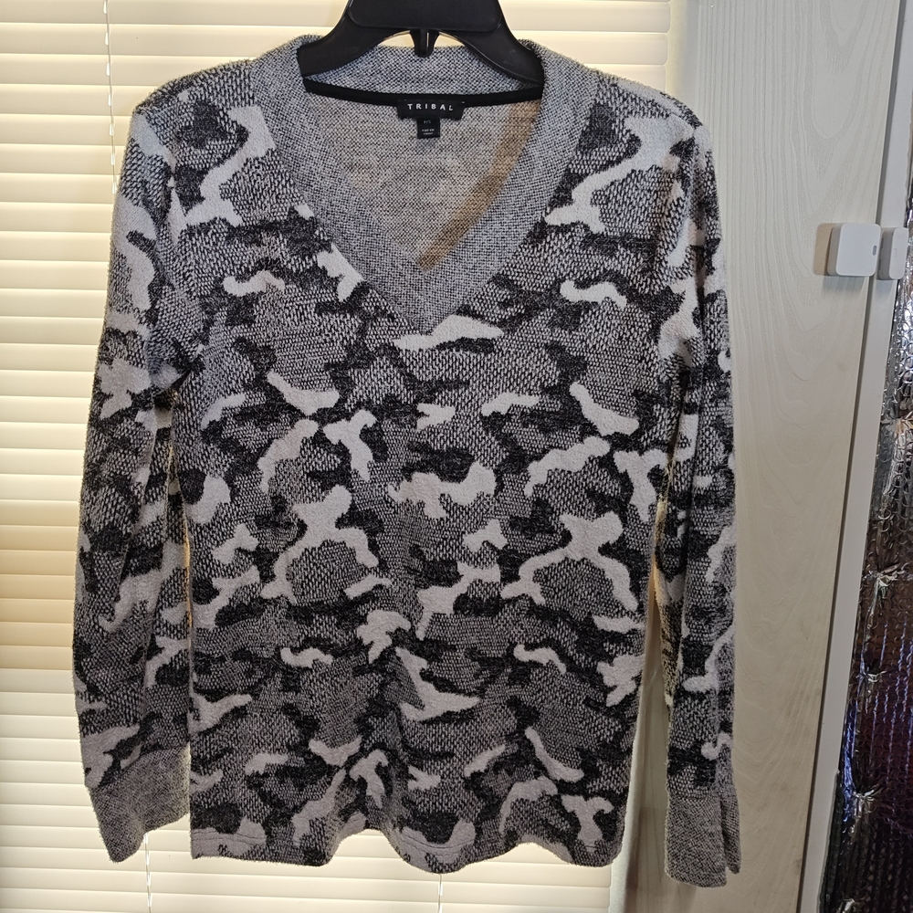 Tribal Black and Gray Camouflage Sweater - Picture 1 of 3